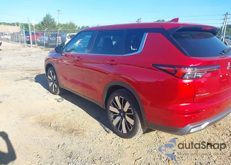 2025 Mitsubishi Outlander Se 2.5 2Wd z USA, uszkodzony, nr VIN JA4J3VA89SZ018678